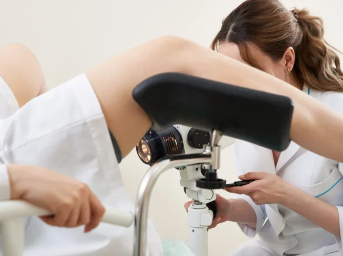 Cancerul de col uterin – preventia incepe cu depistarea precoce