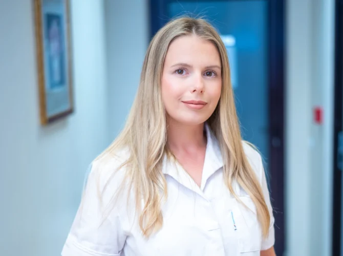 Dr. Viorela Romina Murvai